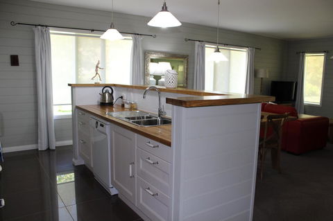 Amelina Cottages - Go Out 31