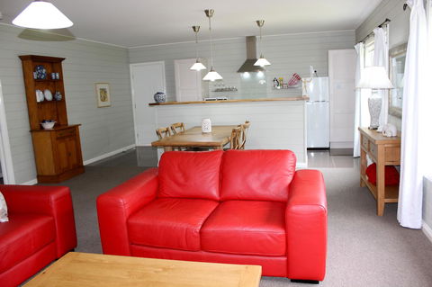 Amelina Cottages - Go Out 28