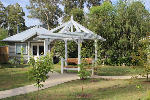 Amelina Cottages - Go Out 7