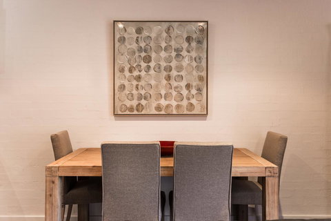 Blazing Stump Motel & Suites - Go Out 32