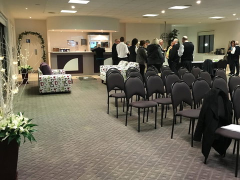 Blazing Stump Motel & Suites - Go Out 18