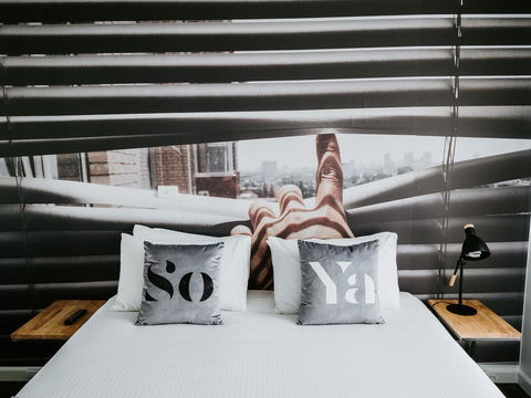SoYa Apartment Hotel - Pubs and Clubs 0
