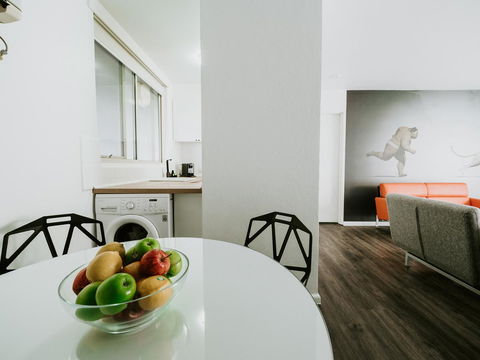 SoYa Apartment Hotel - Pubs and Clubs 24