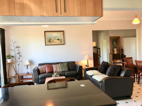 Hillâ€™s Creek Holiday Home - Go Out 7