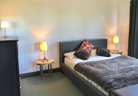 Hillâ€™s Creek Holiday Home - Go Out 10