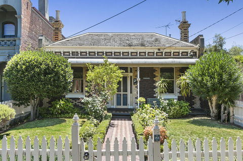 Windermere Fitzroy - Rejuvenate Stays - Pubs and Clubs 10