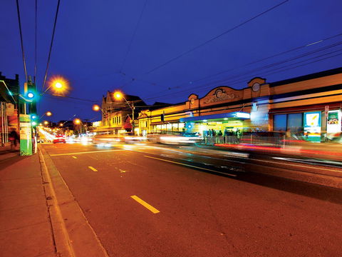 Oaks Melbourne South Yarra Suites - Pubs and Clubs 7