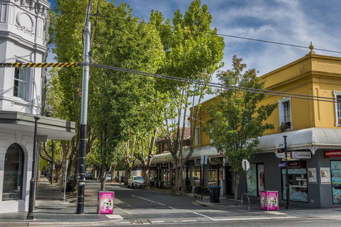 Oaks Melbourne South Yarra Suites - Pubs and Clubs 16