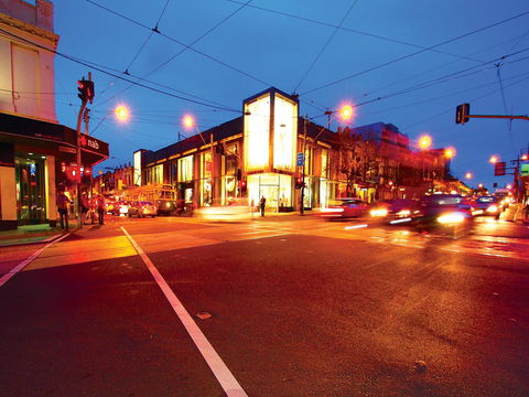 Oaks Melbourne South Yarra Suites - Pubs and Clubs 18