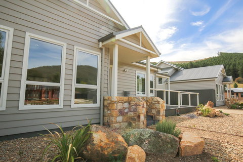 Amber Mist Villa Two - Pubs and Clubs 4