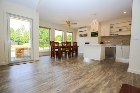 Amber Mist Villa Two - Pubs and Clubs 19