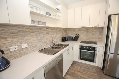 Amber Mist Villa Two - Pubs and Clubs 16