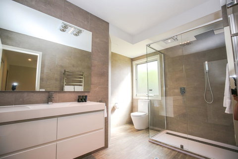 Amber Mist Villa Two - Pubs and Clubs 10