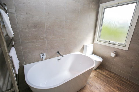 Amber Mist Villa Two - Pubs and Clubs 2