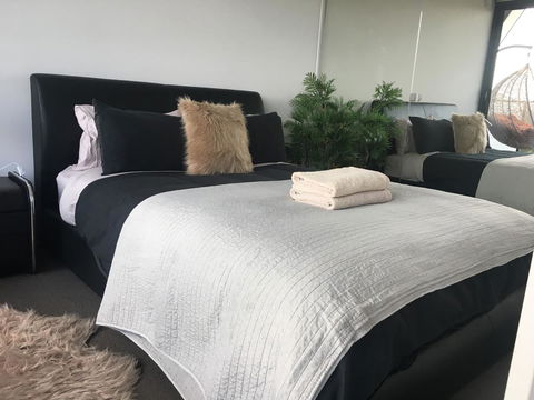 Society Accommodation - Pubs and Clubs 4