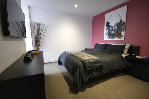 Society Accommodation - Pubs and Clubs 6