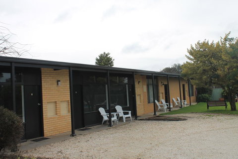 Rochester Motel - Go Out 5