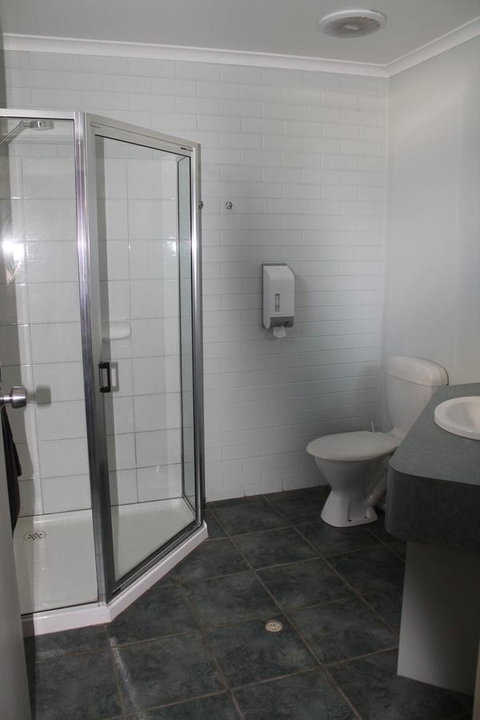 Rochester Motel - Go Out 17