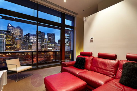 Melbourne Luxury Collection - Go Out 18