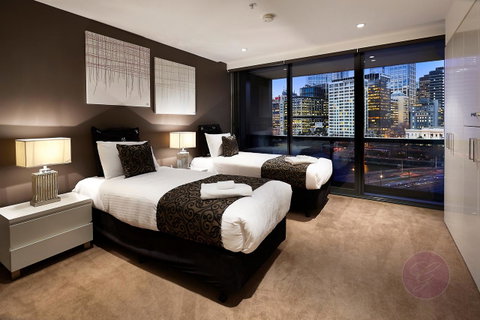 Melbourne Luxury Collection - Go Out 22
