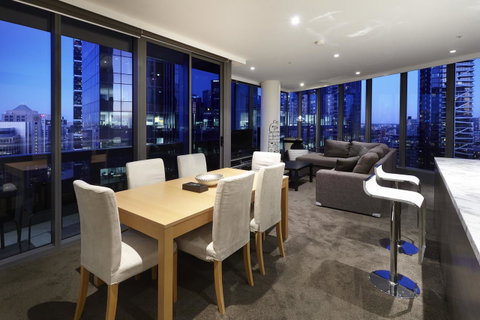 Melbourne Luxury Collection - Go Out 2