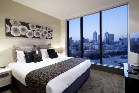 Melbourne Luxury Collection - Go Out 38
