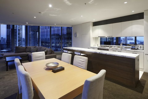 Melbourne Luxury Collection - Go Out 3