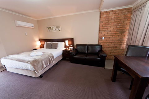 National Hotel Complex Bendigo - Pubs and Clubs 11