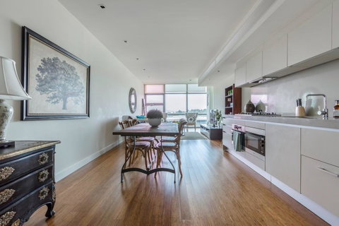Great Southbank 2 Bedroom Netflix*WIFI*Parking - Go Out 14