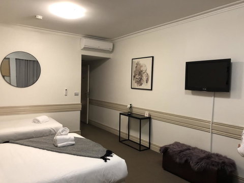 Beaumont Kew Apartments - Go Out 8
