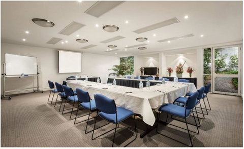 Beaumont Kew Apartments - Go Out 22