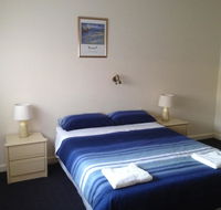 Rosebud Beach Unit 200 mt to Beach. Late checkout - Pubs and Clubs