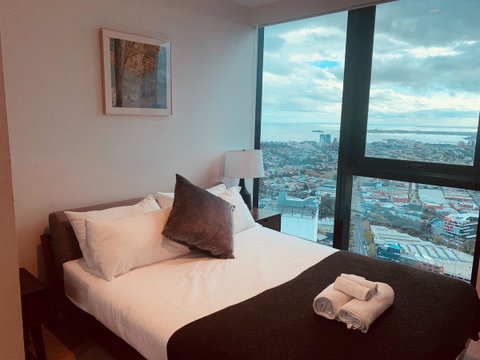 Southbank Seaview Apartment - Go Out 8