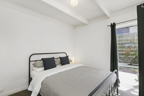 Mysa Anglesea Sleeps 7 WiFi SmartTV Cafes Shops - Pubs and Clubs 8