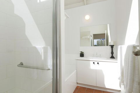 Mysa Anglesea Sleeps 7 WiFi SmartTV Cafes Shops - Pubs and Clubs 11