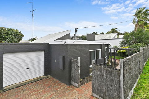 Mysa Anglesea Sleeps 7 WiFi SmartTV Cafes Shops - Pubs and Clubs 14