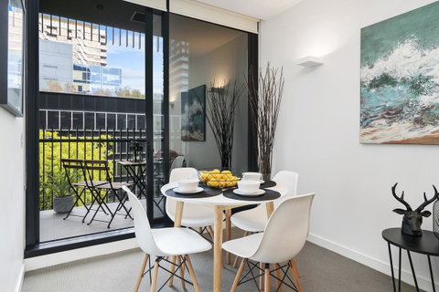 Complete Host Leopold Apartments - Pubs and Clubs 3