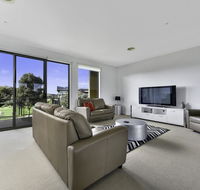23 Coast Drive Torquay - Pubs and Clubs