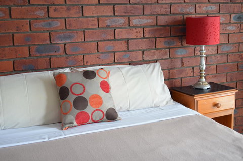 City Heart Motel Warrnambool - Pubs and Clubs 24