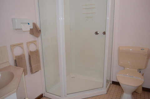 City Heart Motel Warrnambool - Pubs and Clubs 36