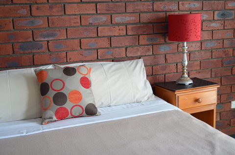 City Heart Motel Warrnambool - Pubs and Clubs 26