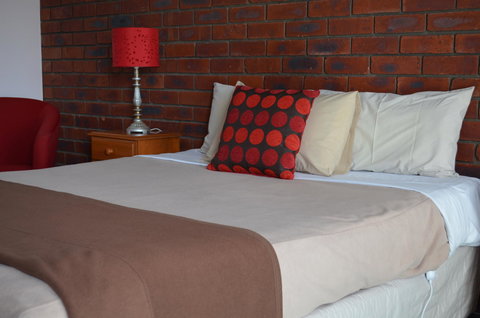 City Heart Motel Warrnambool - Pubs and Clubs 29