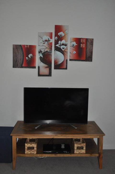 Juliet House - Pubs and Clubs 6