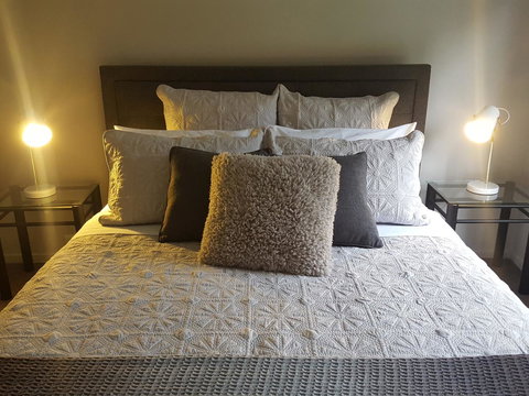 Juliet House - Pubs and Clubs 1