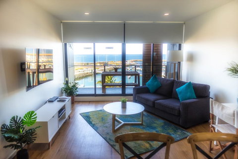 Waterfront Apt 234 Marinaquays - Go Out 2