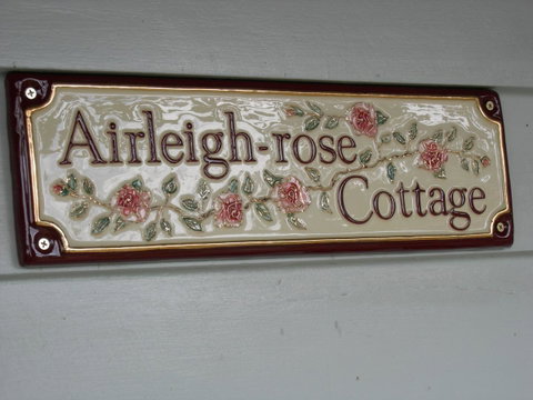 Airleigh-Rose Cottage - Pubs and Clubs 31