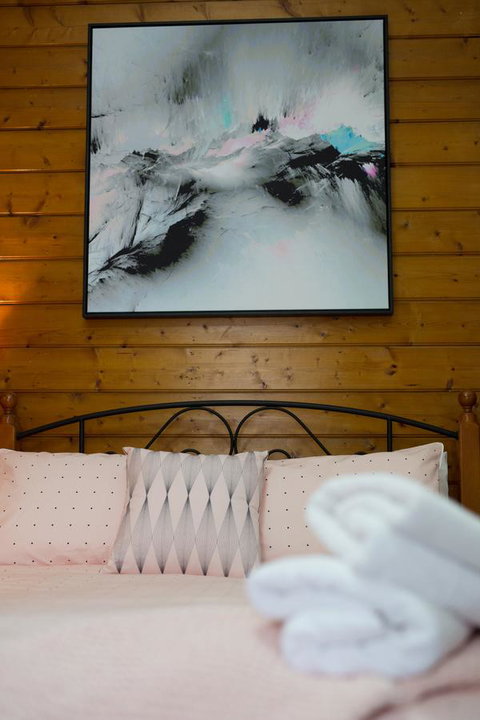 Airleigh-Rose Cottage - Pubs and Clubs 27