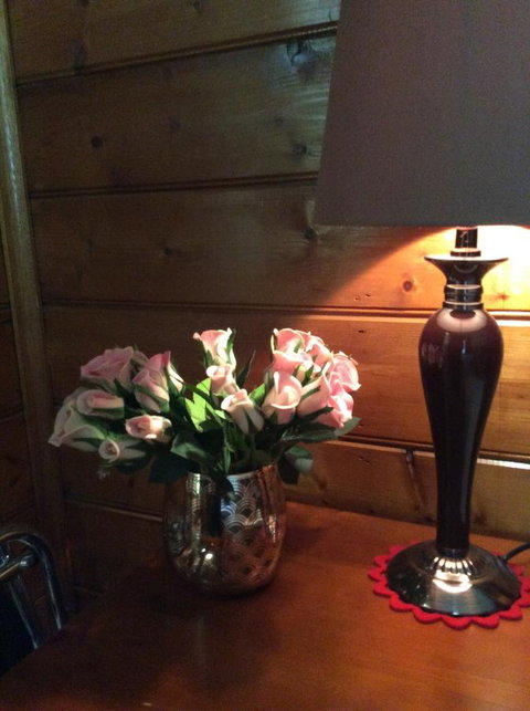 Airleigh-Rose Cottage - Pubs and Clubs 7