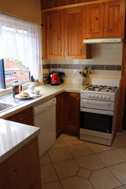 Airleigh-Rose Cottage - Pubs and Clubs 44