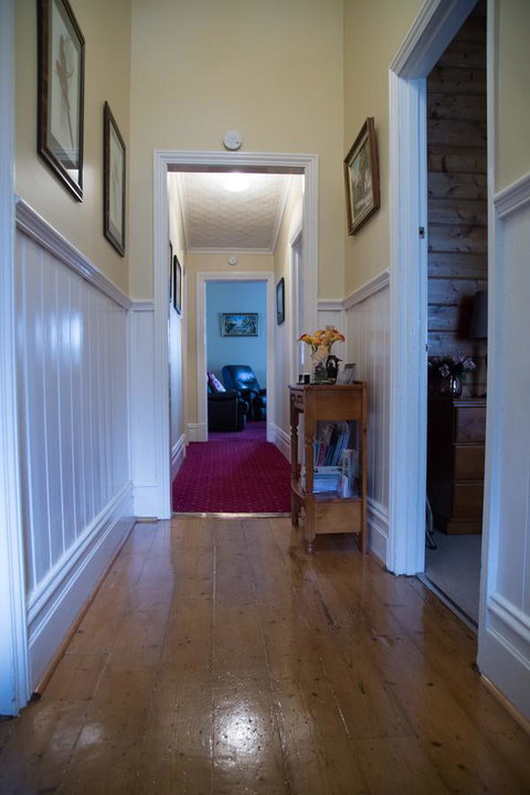 Airleigh-Rose Cottage - Pubs and Clubs 25